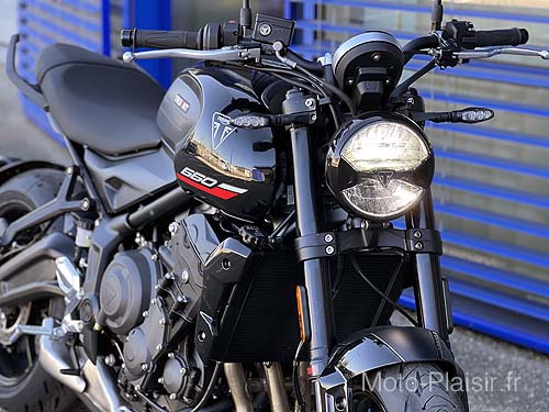 Triumph Trident 660 A2 — Motorcycle rental Geneva - Moto Plaisir